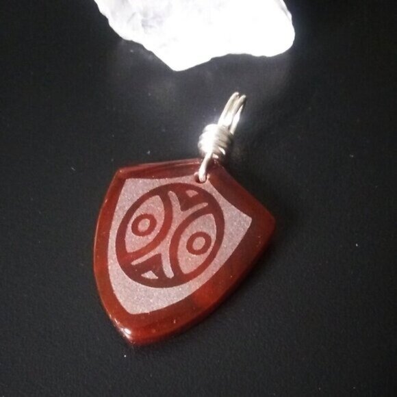 Masculine Russet Brown Agate Shield Pendant - Etched Tribal Design - Picture 2 of 9